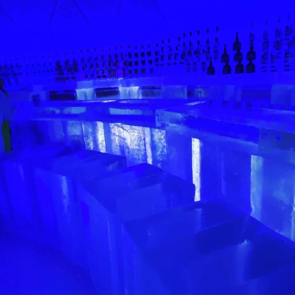 星野リゾート トマム アイスヴィレッジ 氷のBar