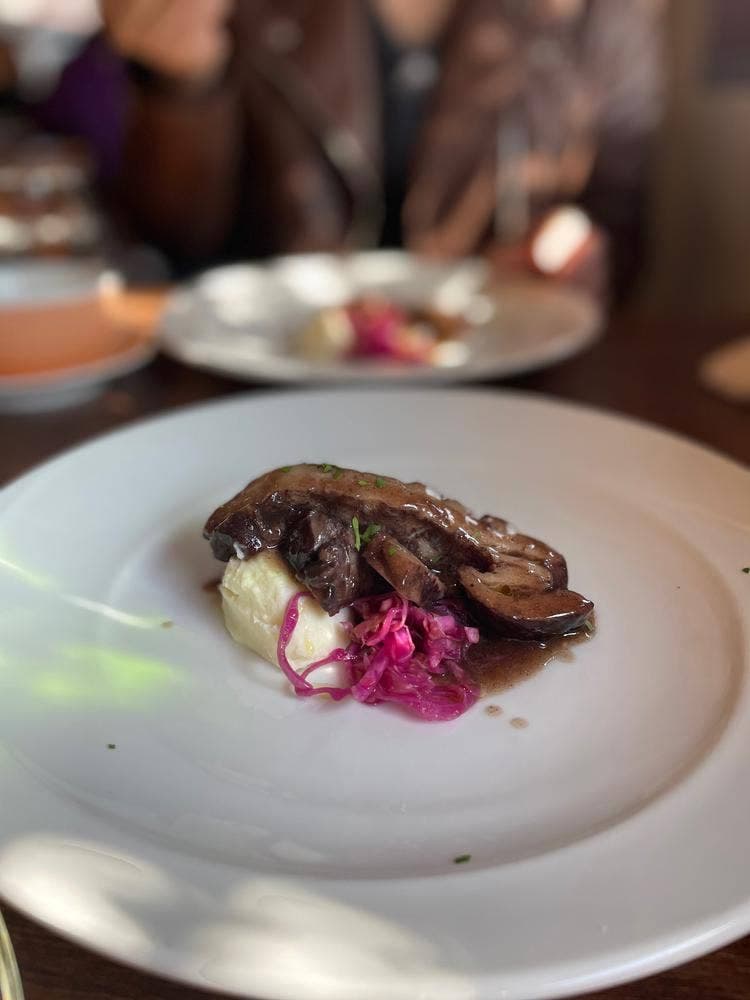 トラットリア ポルコロッソ