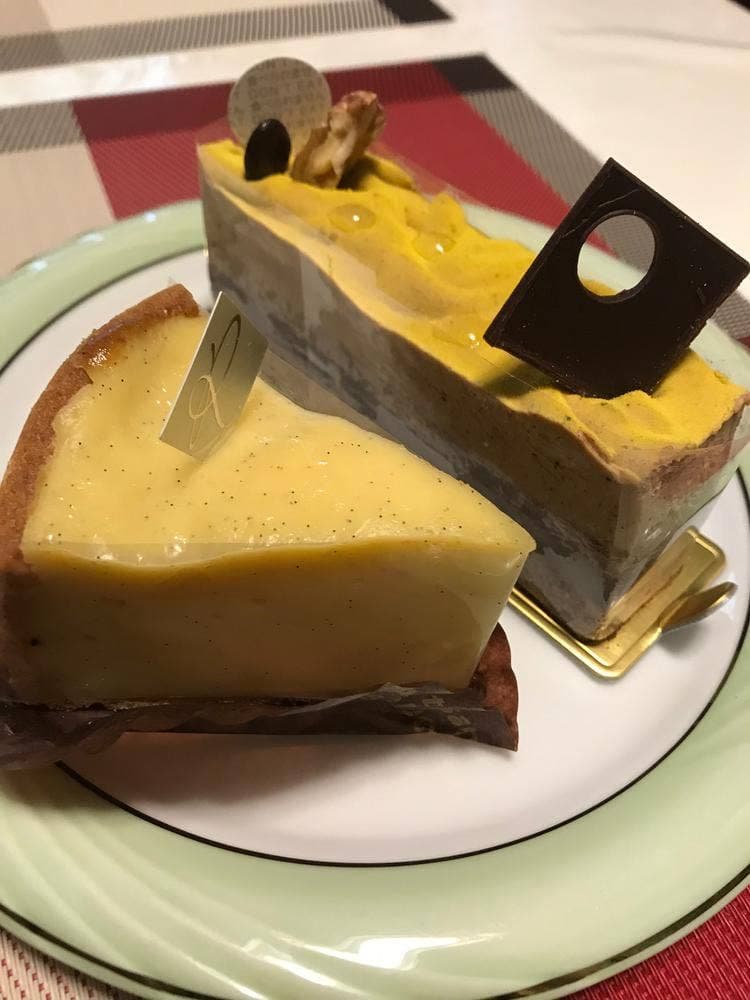 ルラシオン アントル レ ガトー エ ル カフェ