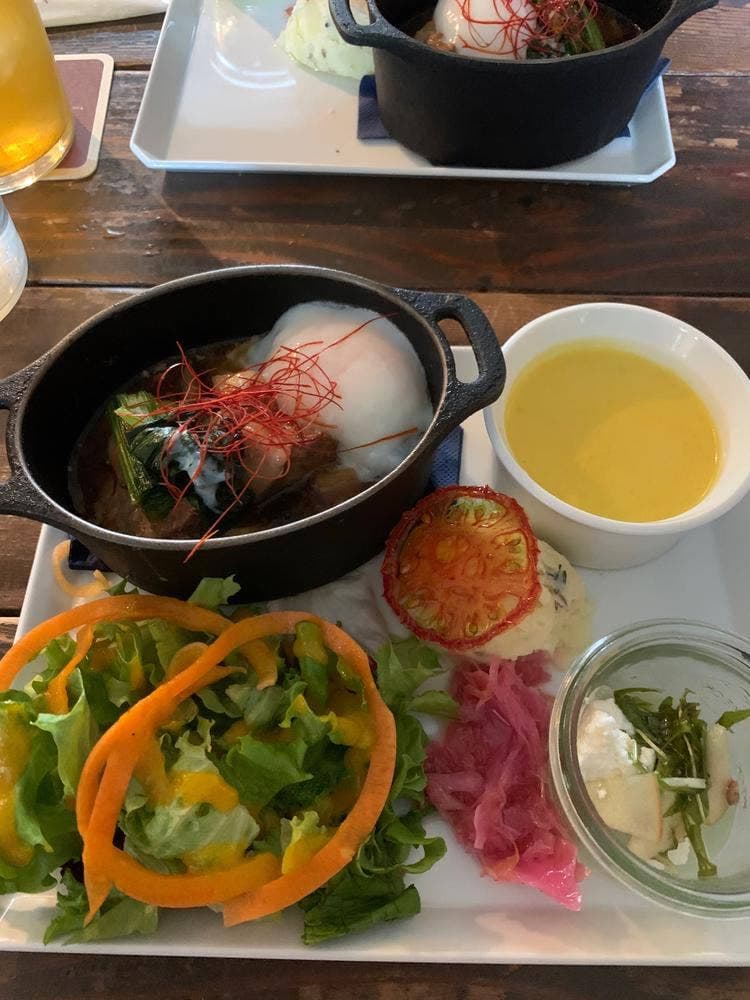 neu cafe 箕面船場本店