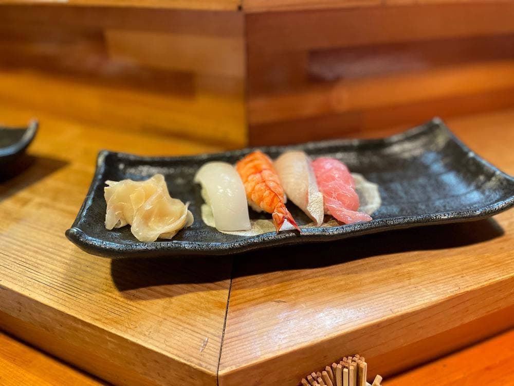 すし小料理とみおか