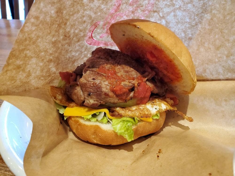 お食事処 極楽亭