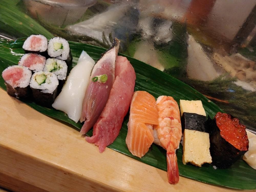 甚六鮨