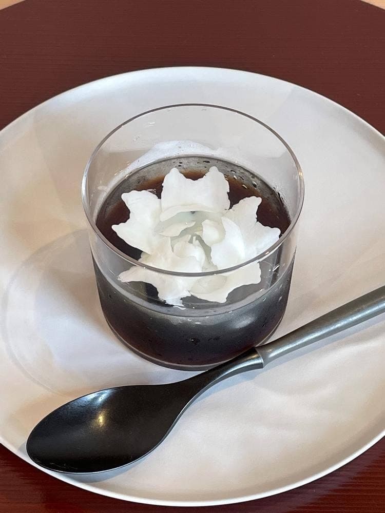 あつ緒菓子店とあつ緒cafe