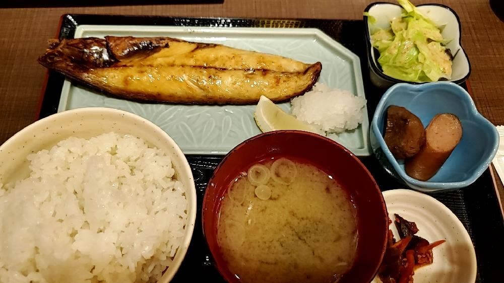 ひだりうまでん助 北口店