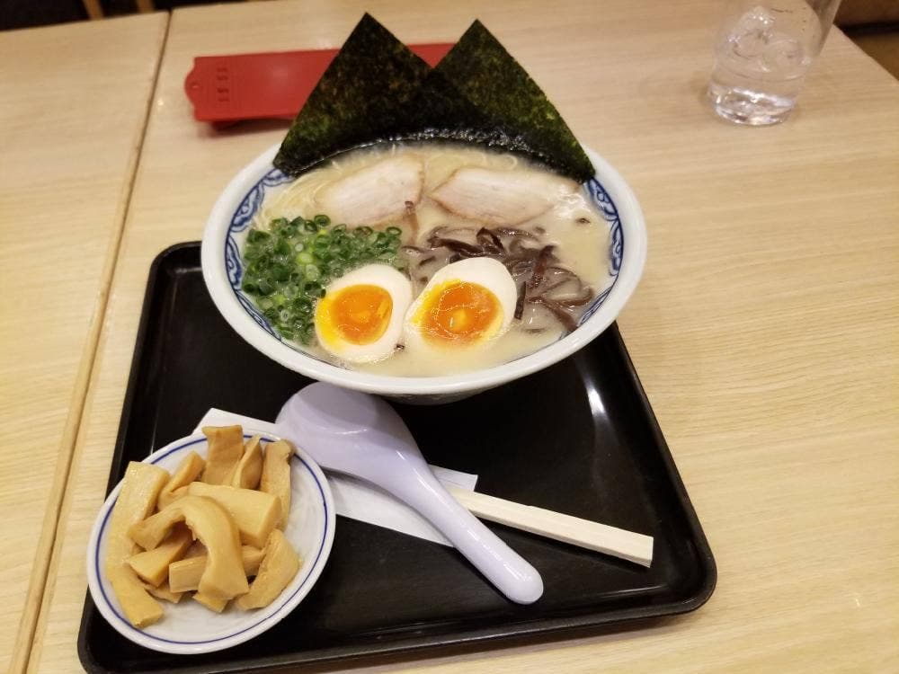 博多らーめん由〇 アトレヴィ大塚店