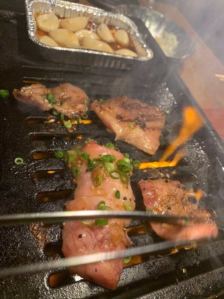 キンキン麦酒とプリっと小腸 近江牛畜産あさひ 山科駅前店