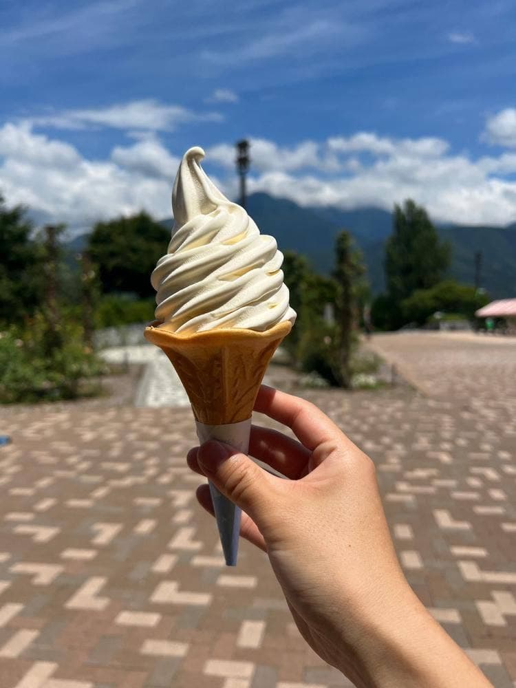 赤い屋根の売店