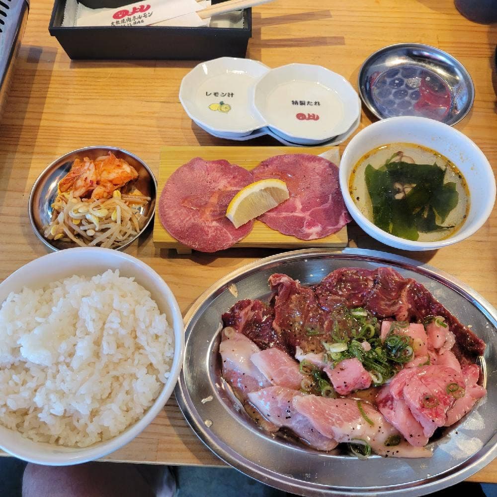 焼肉ホルモンまるよし精肉店 新福島店