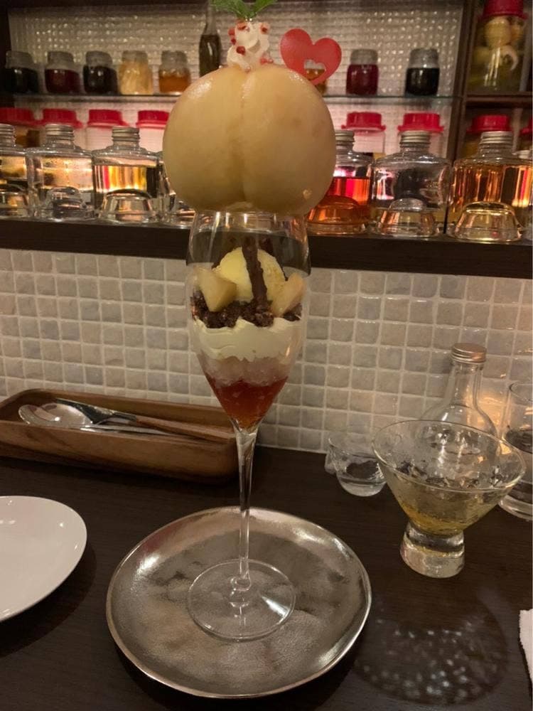 パフェと果実酒