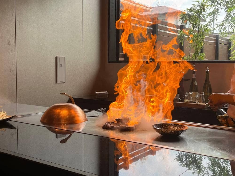 鉄板焼 TSUKINOUSAGI