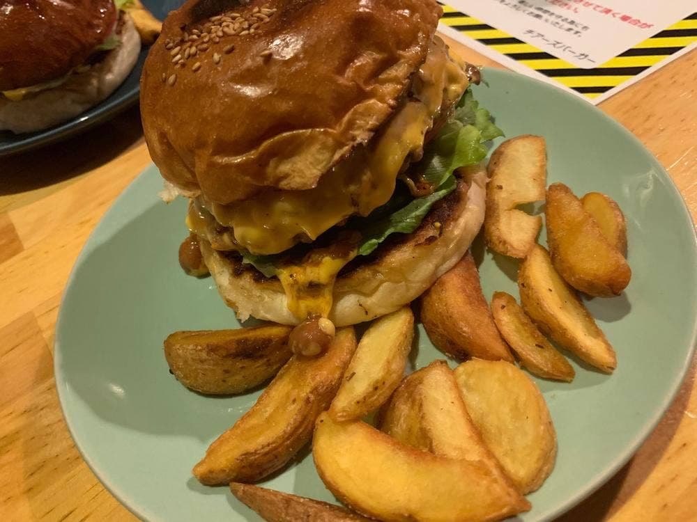 チアーズ バーガー