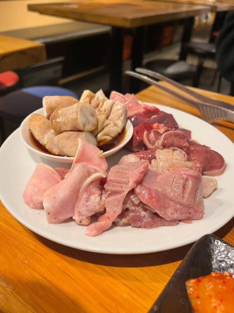 炭火焼きホルモンまんてん 新宿西口店