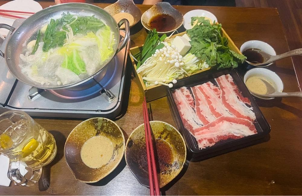 個室 しゃぶしゃぶ専門店 にくまる 新宿東口店