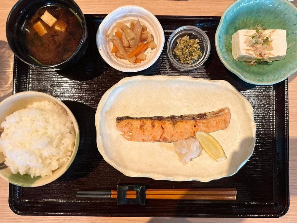 本格和食と創作料理のお店 やしろ