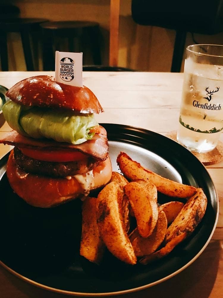 World Burger 新潟駅前店