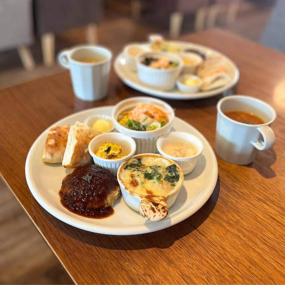 Leaf Tea Cafe HIKARI