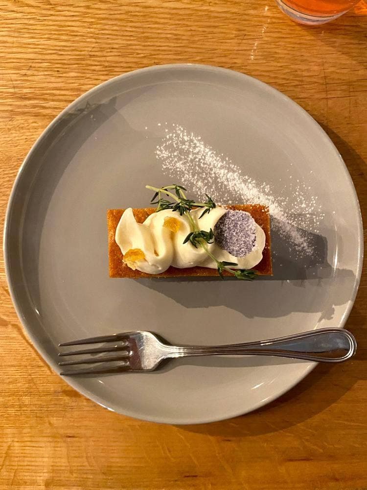 Cafe Dining & Bar 104.5