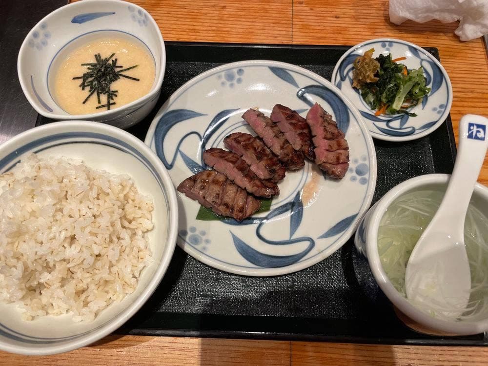 牛たんとろろ麦めし ねぎし 公園通り店