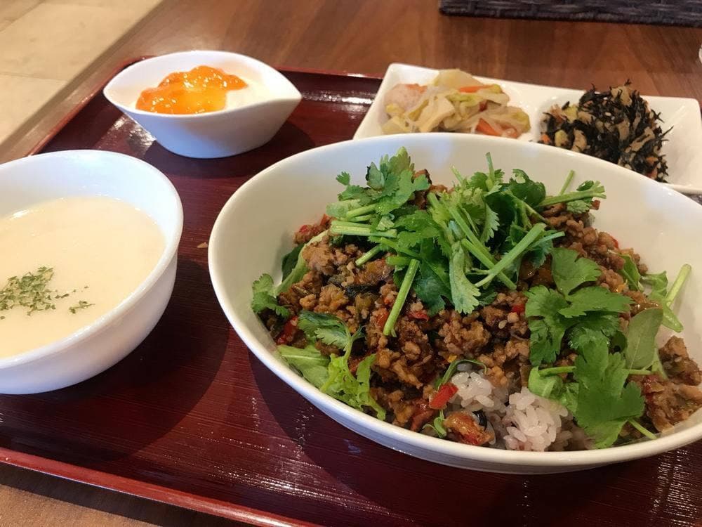 Mom's Dining