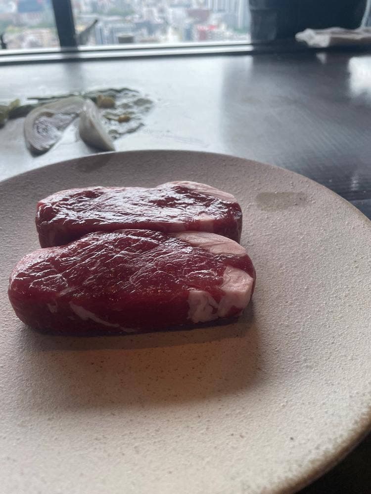 ニュー松坂 梅田32番街店