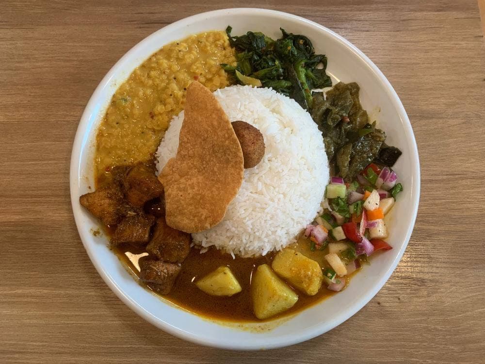 Sri Lankan Restaurant Curry Pot