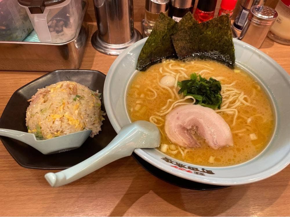 横浜家系ラーメン 町田商店 所沢店