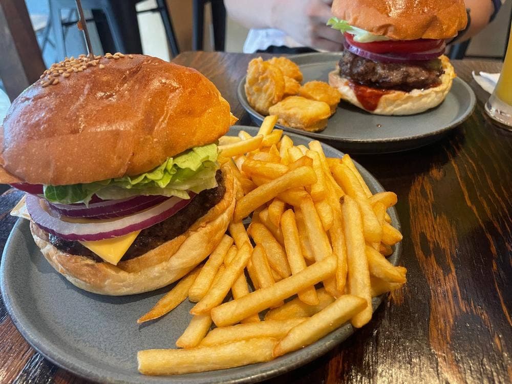 クロードズ・バーガー