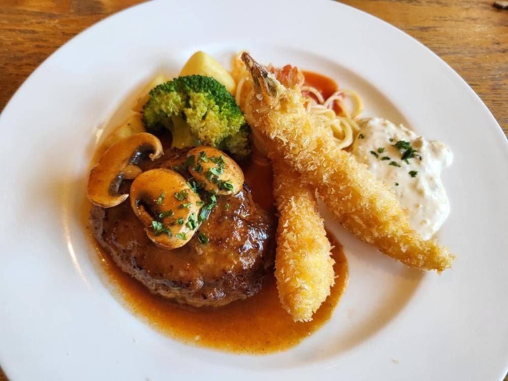 洋食屋 トミッポ