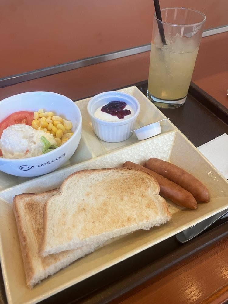 カフェ・ド・クリエ 新宿フロントタワー店