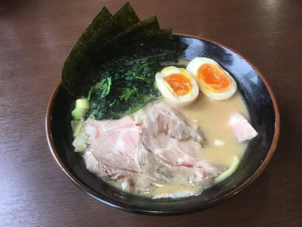 横浜家系ラーメン 大吟豚 小松店