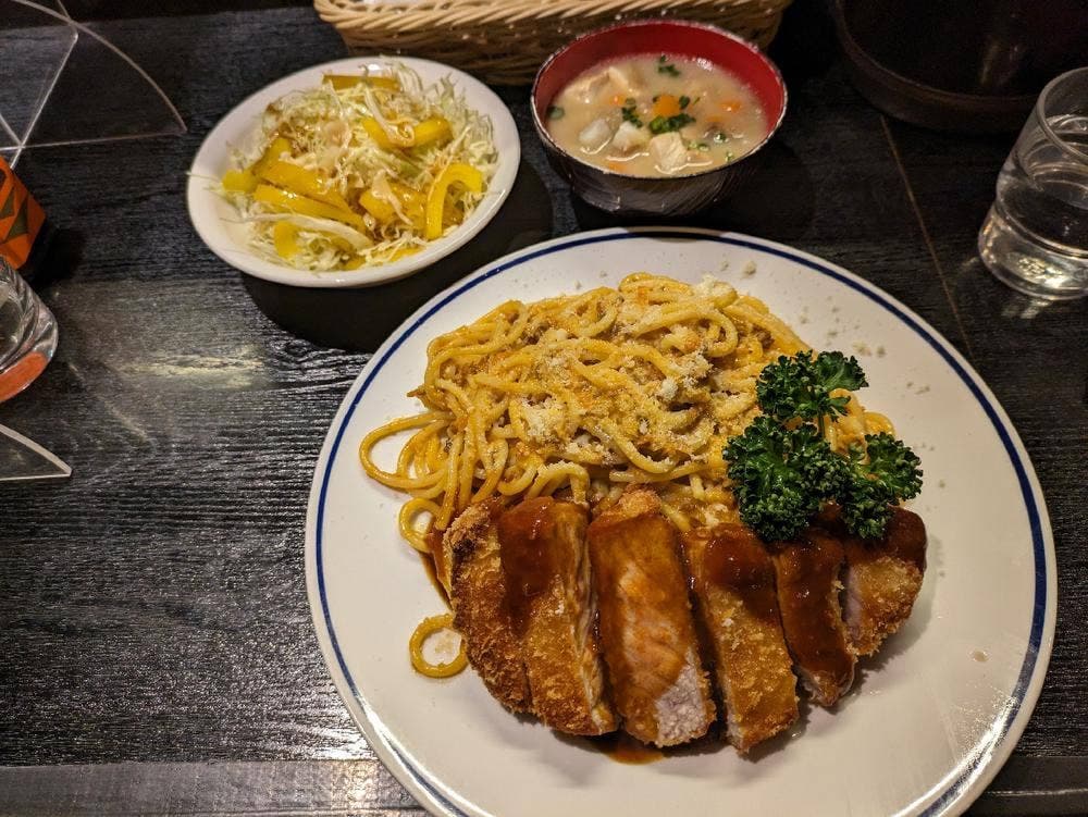 洋食 マーシュ亭