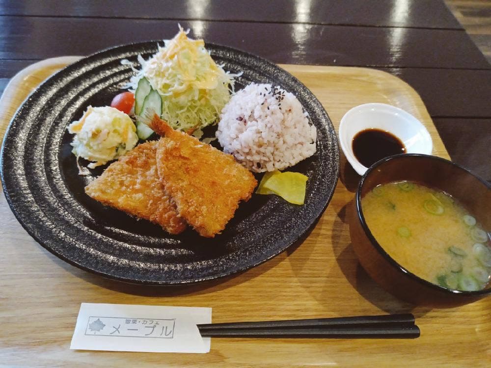 惣菜カフェ・メープル