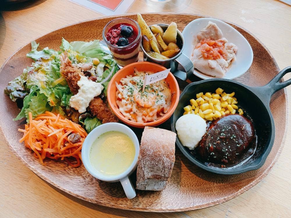 100本のスプーン FUTAKOTAMAGAWA