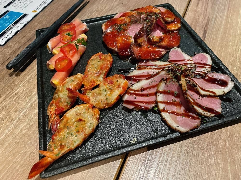 Restaurant 白金魚 PLATINUM FISH マーチエキュート神田万世橋店