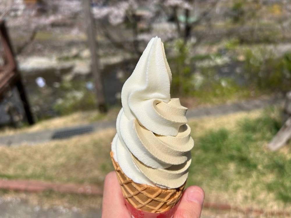 水辺のカフェ 道の駅果樹公園あしがくぼ