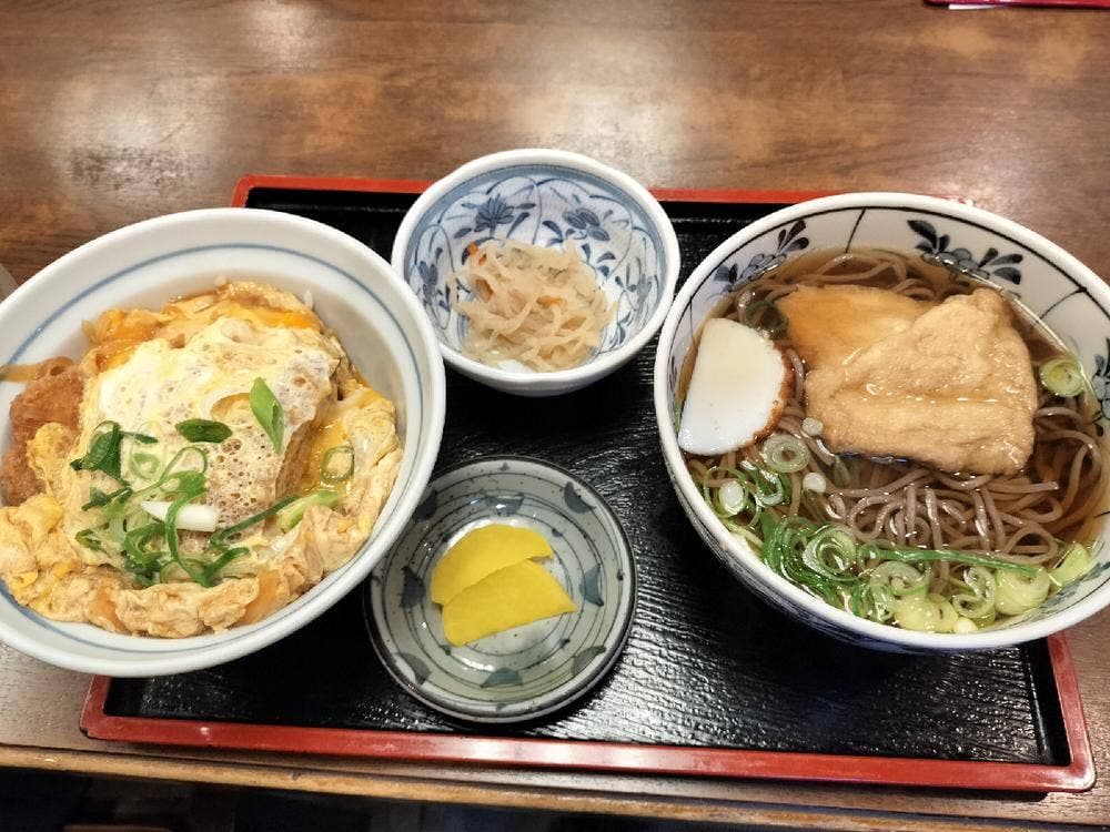 つうつうハイハイ店