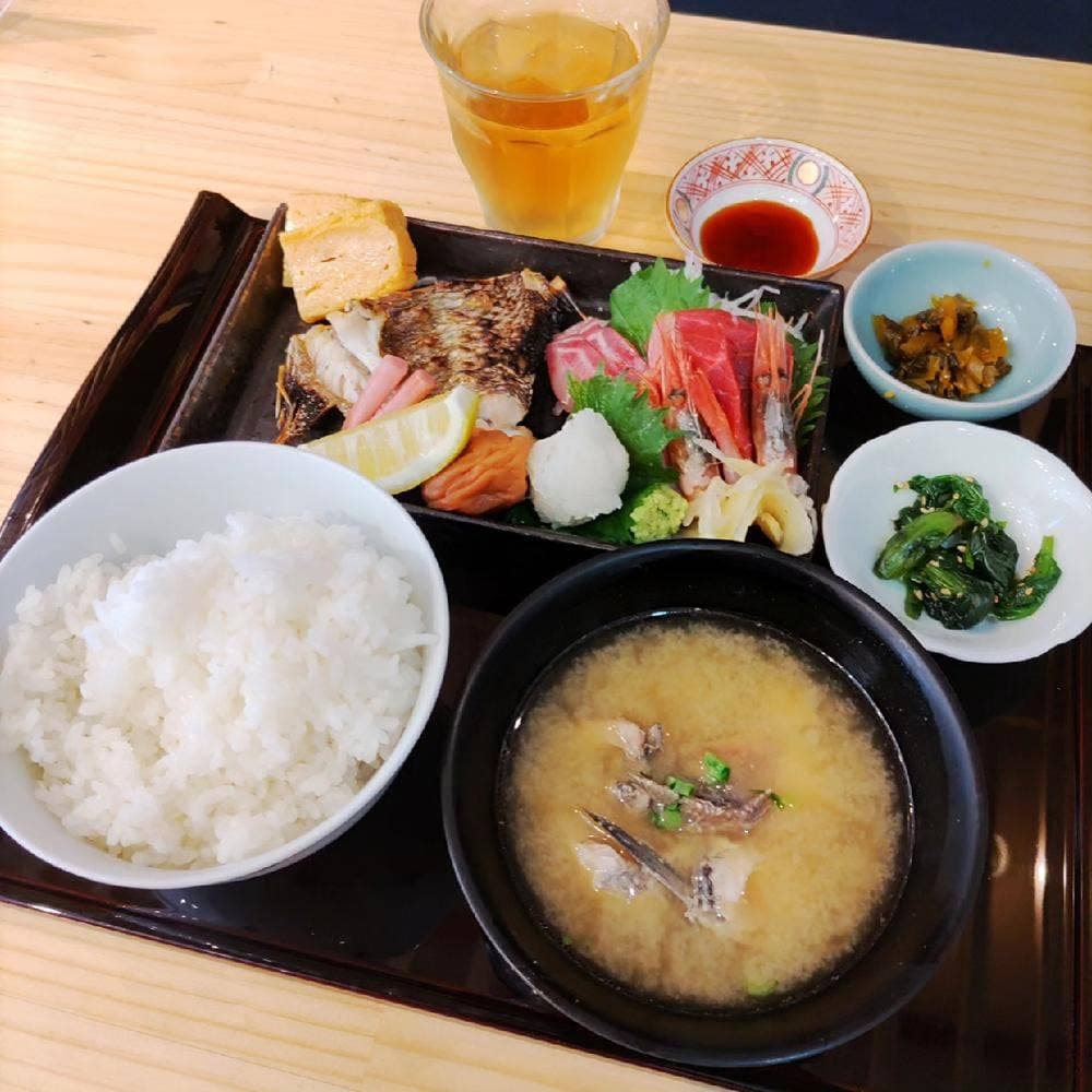仲卸のお弁当 愛之助