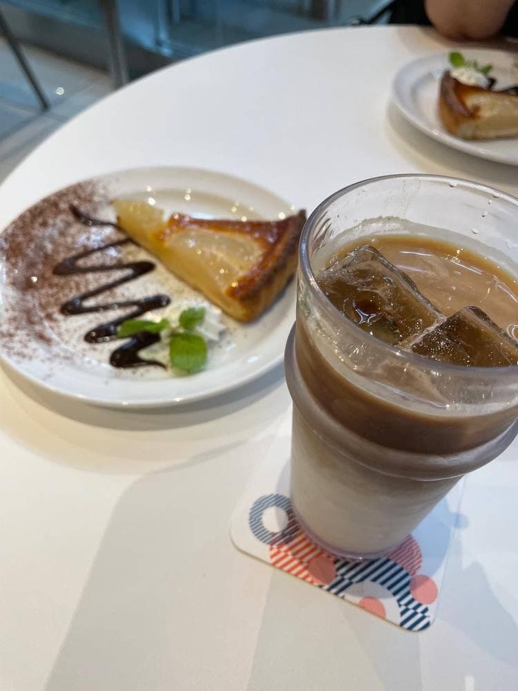 Hills Cafe Space