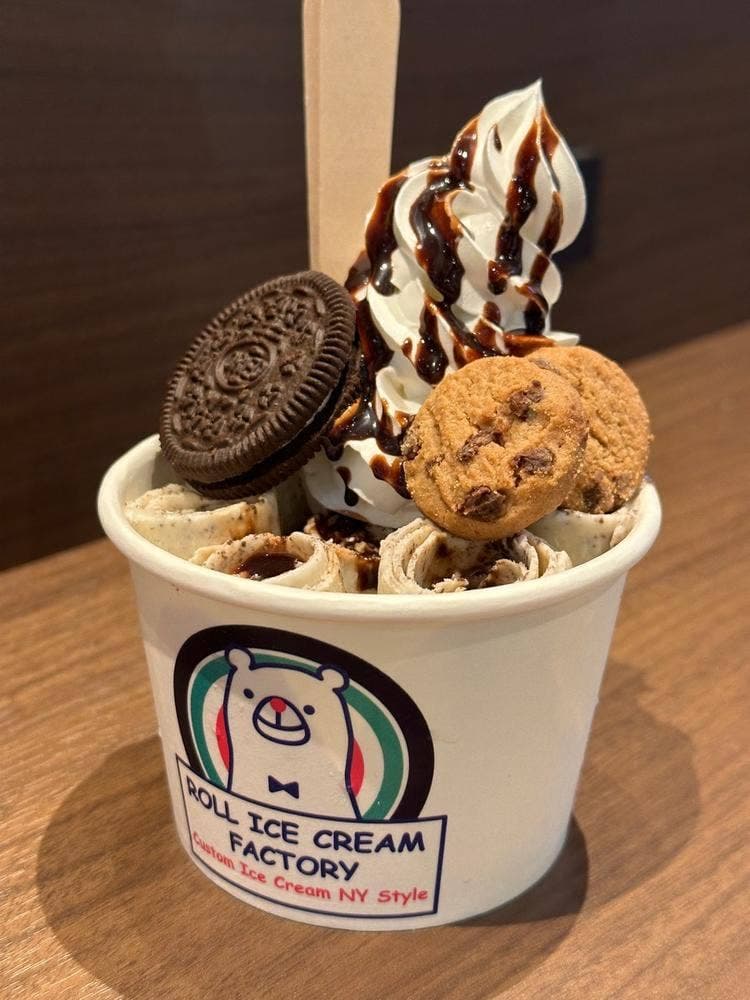 ROLL ICE CREAM FACTORY MARK IS みなとみらい店