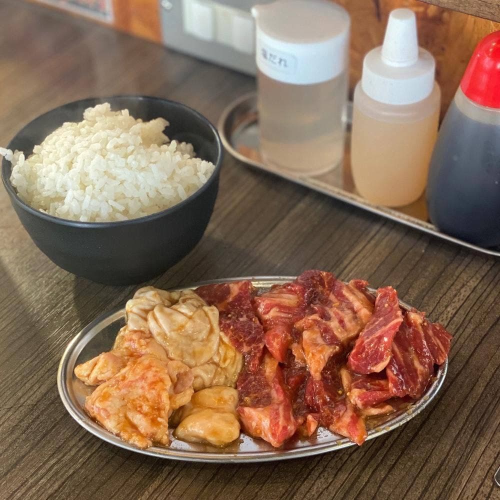 焼肉とホルモン居酒屋 もぢょい。JR稲毛駅西口店