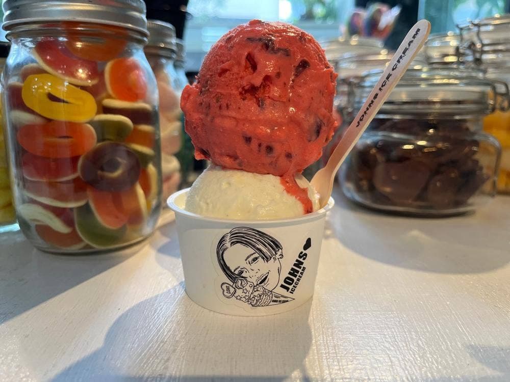 JOHN'S ICE CREAM