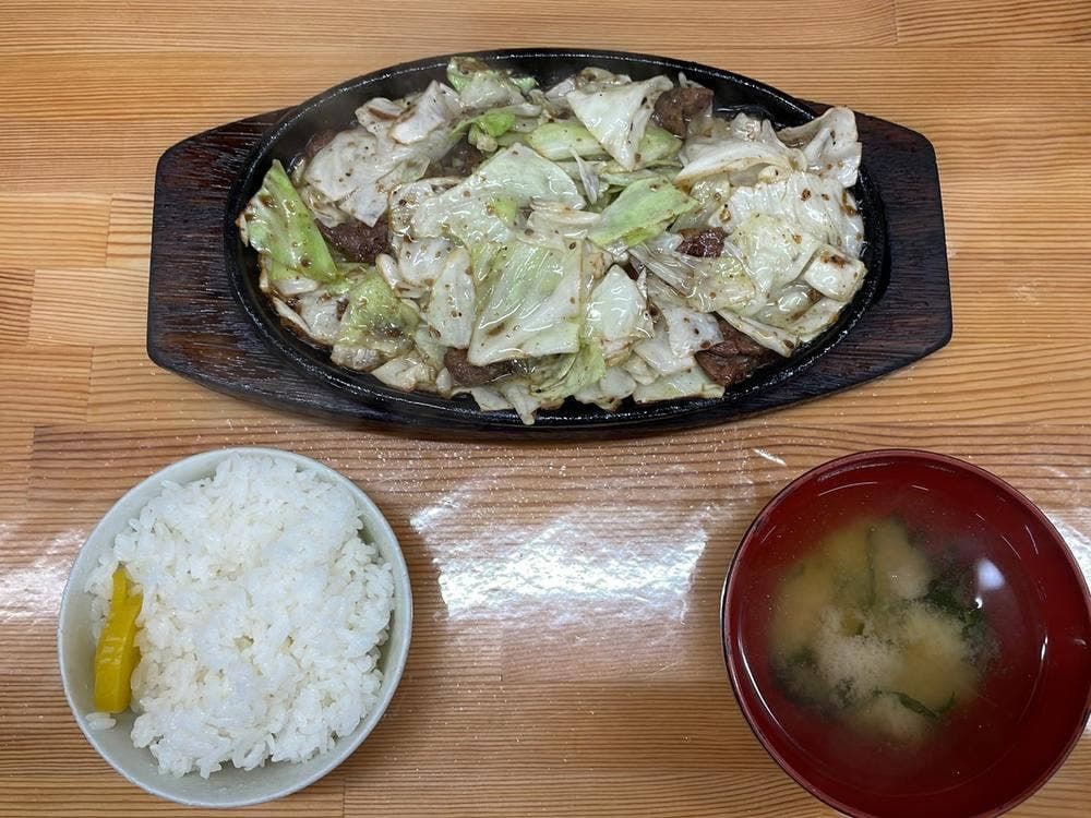 博多鉄板焼肉 まんぷく亭