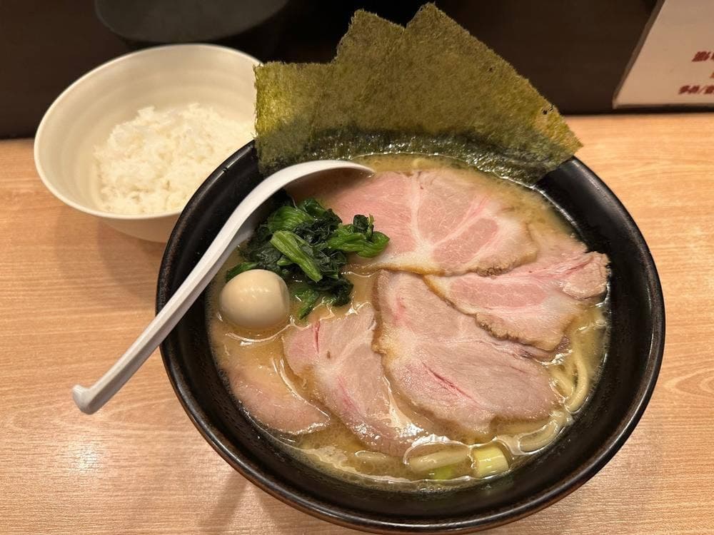 横浜家系ラーメン 釜利家
