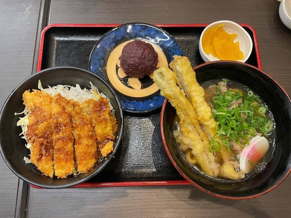 資さんうどん 貴船店