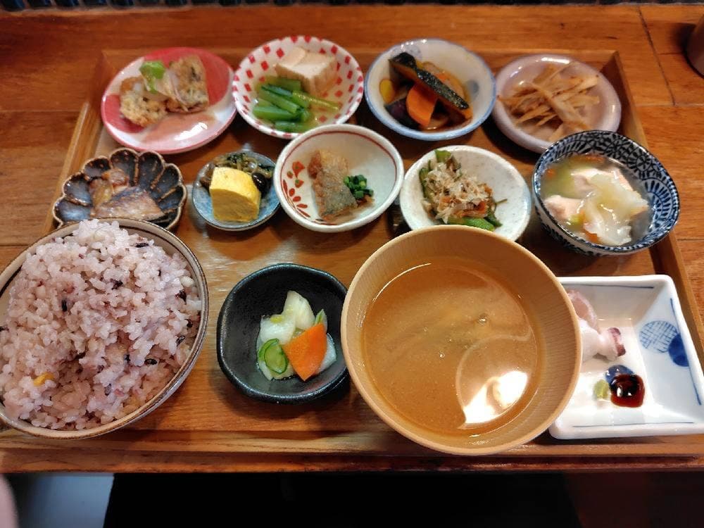 食堂はじめ。