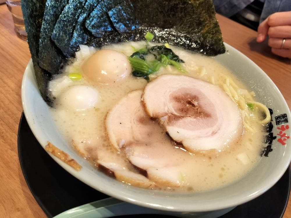 横浜家系ラーメン 町田商店 足立鹿浜店
