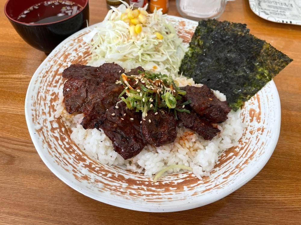 ハラミ丼と担々麺の店 富雄店
