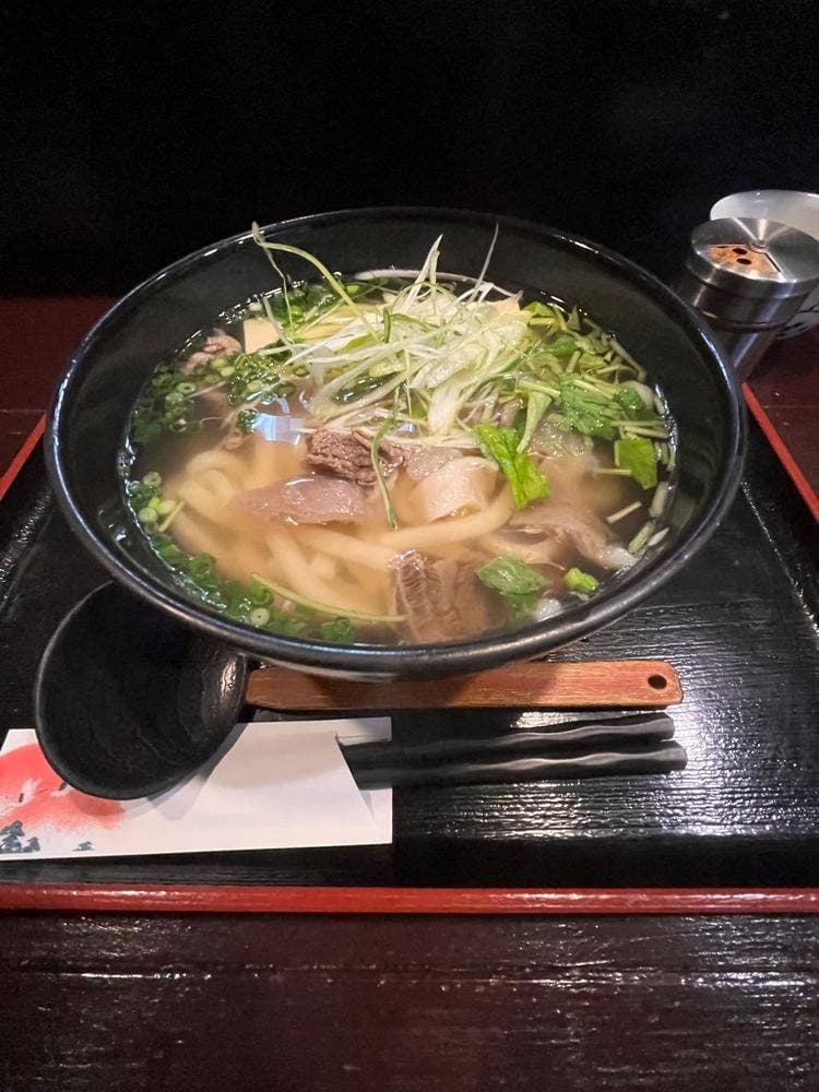 牛すじと肉うどん 茂