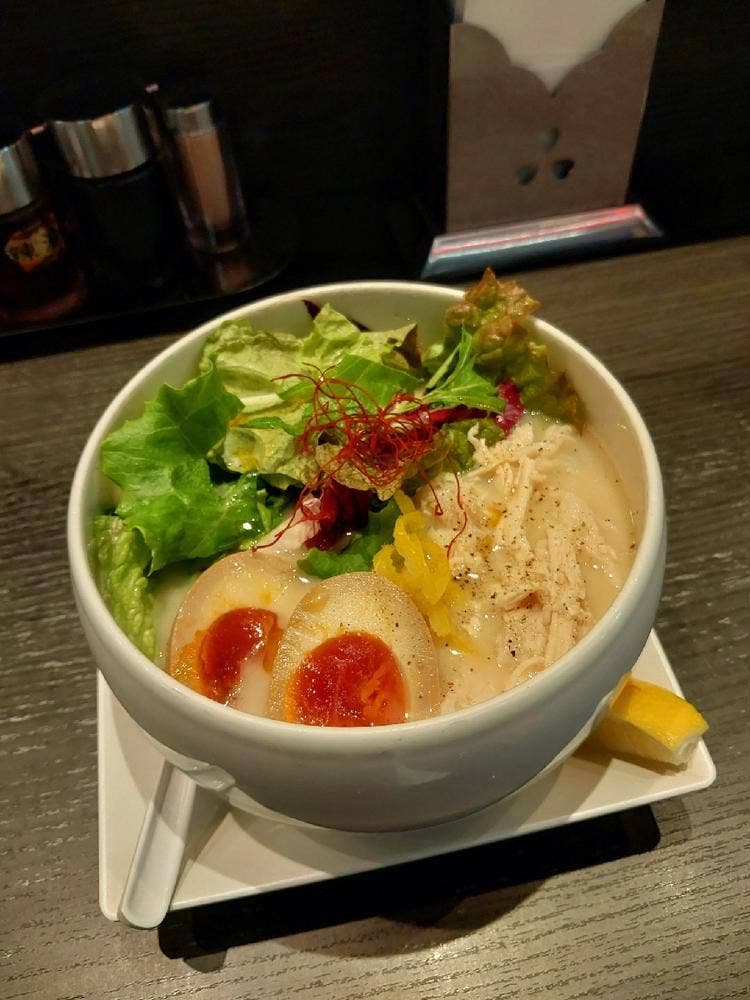 鶏白湯らーめん 自由が丘蔭山 新宿東宝ビル店